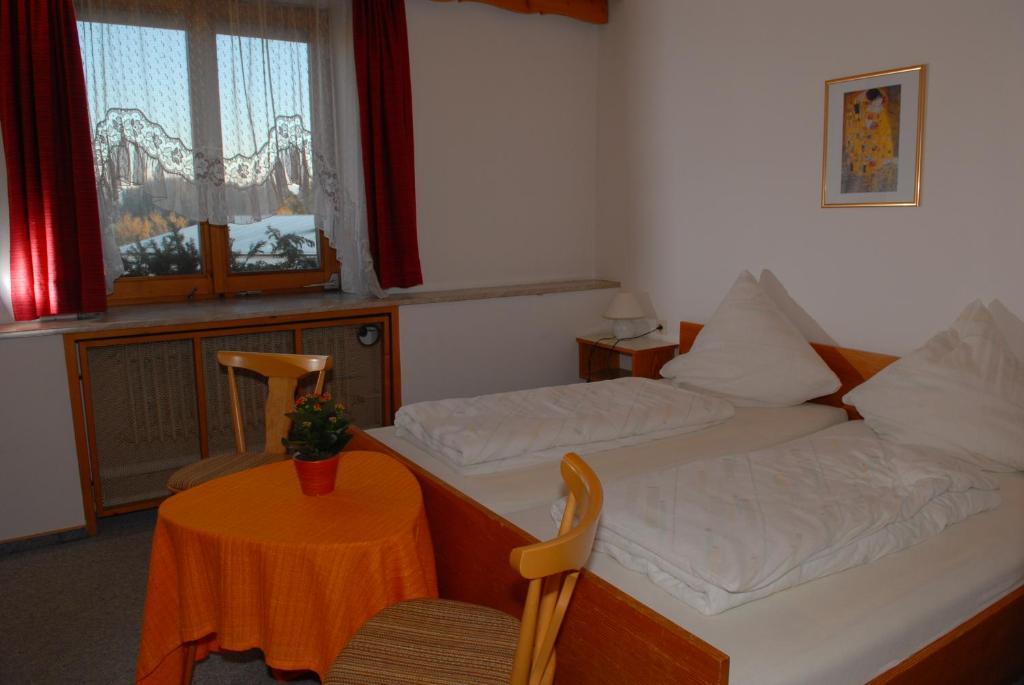 Hotel Gasthof Zum Neubau Kisslegg Phòng bức ảnh