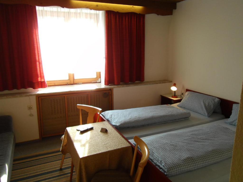 Hotel Gasthof Zum Neubau Kisslegg Phòng bức ảnh