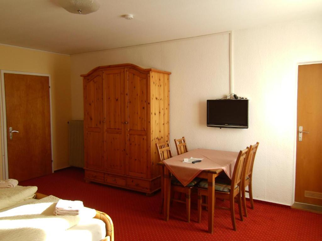 Hotel Gasthof Zum Neubau Kisslegg Phòng bức ảnh
