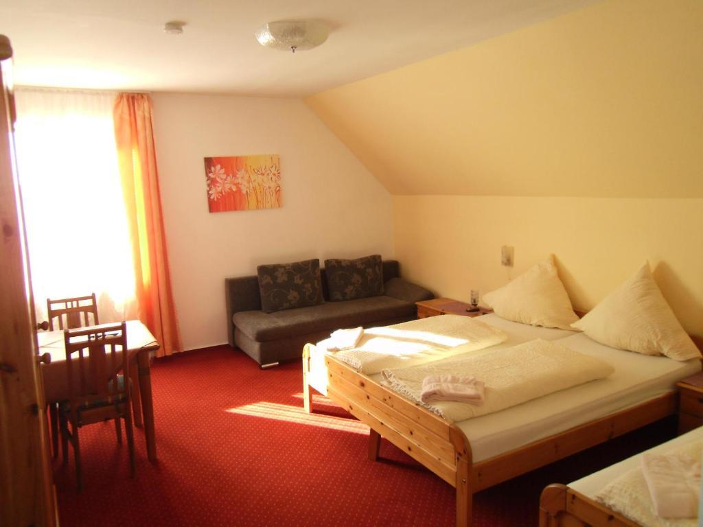 Hotel Gasthof Zum Neubau Kisslegg Phòng bức ảnh